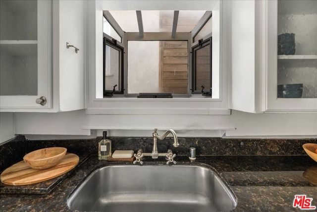 2951 Park Center Drive, Los Angeles, CA 90068