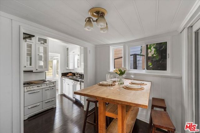 2951 Park Center Drive, Los Angeles, CA 90068