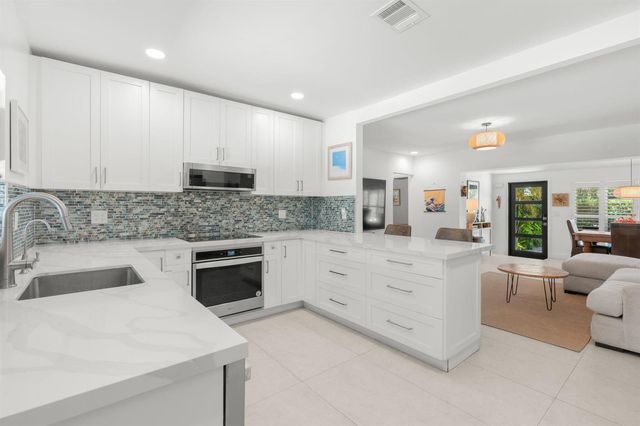1522 NE 17th Terrace, Fort Lauderdale, FL 33304