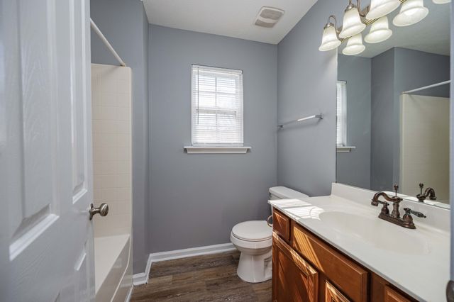 124 Breeze Dr, Murfreesboro, TN 37129