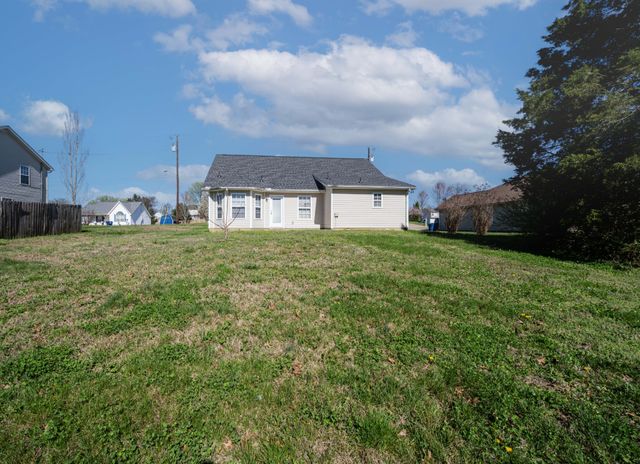 124 Breeze Dr, Murfreesboro, TN 37129