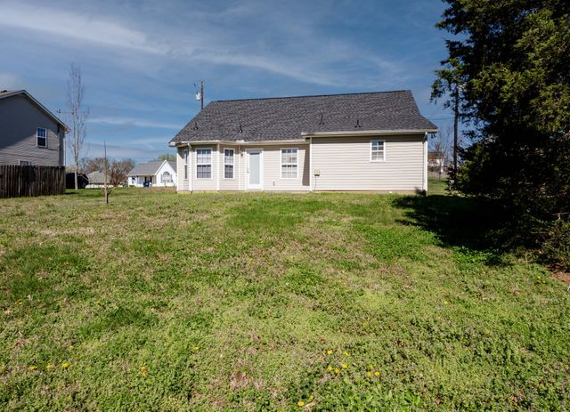 124 Breeze Dr, Murfreesboro, TN 37129