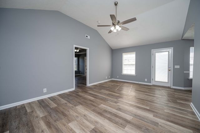 124 Breeze Dr, Murfreesboro, TN 37129