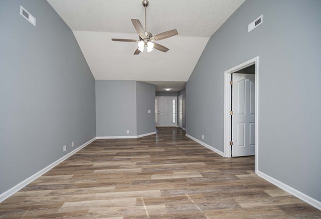 124 Breeze Dr, Murfreesboro, TN 37129