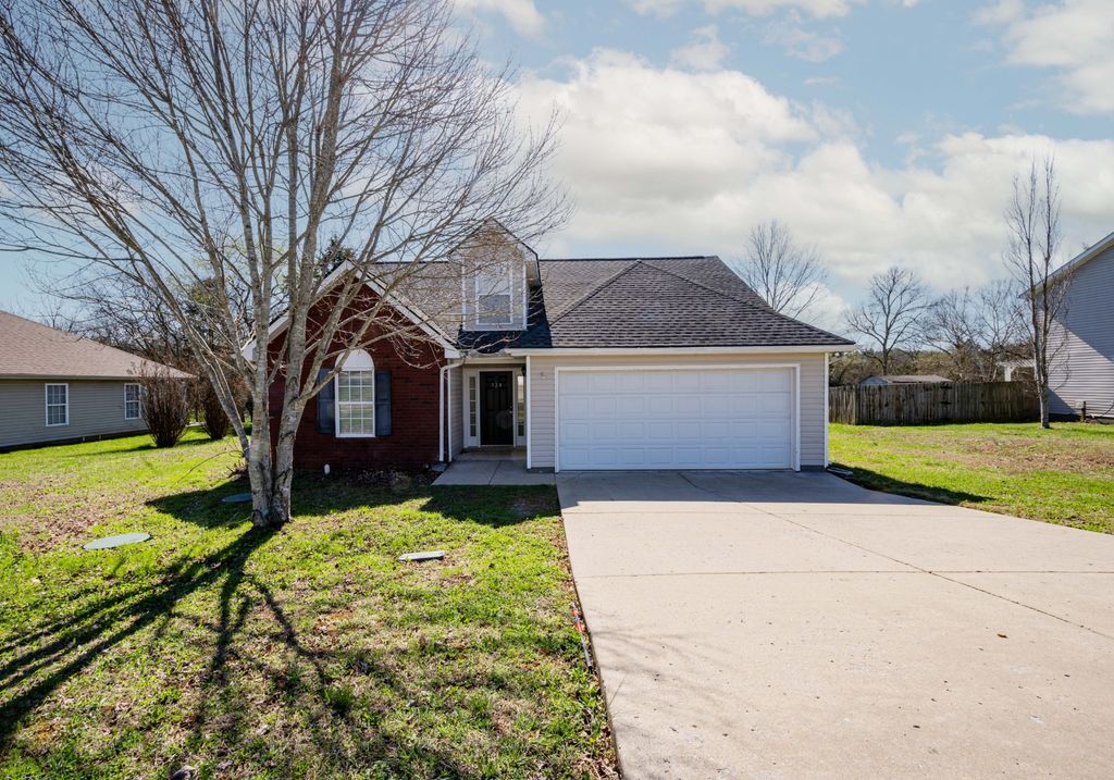 124 Breeze Dr, Murfreesboro, TN 37129