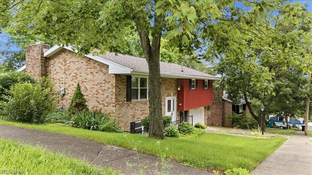 2608 Capital Drive, Parkersburg, WV 26101