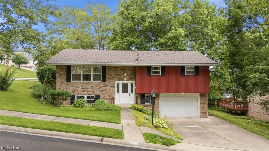 2608 Capital Drive, Parkersburg, WV 26101