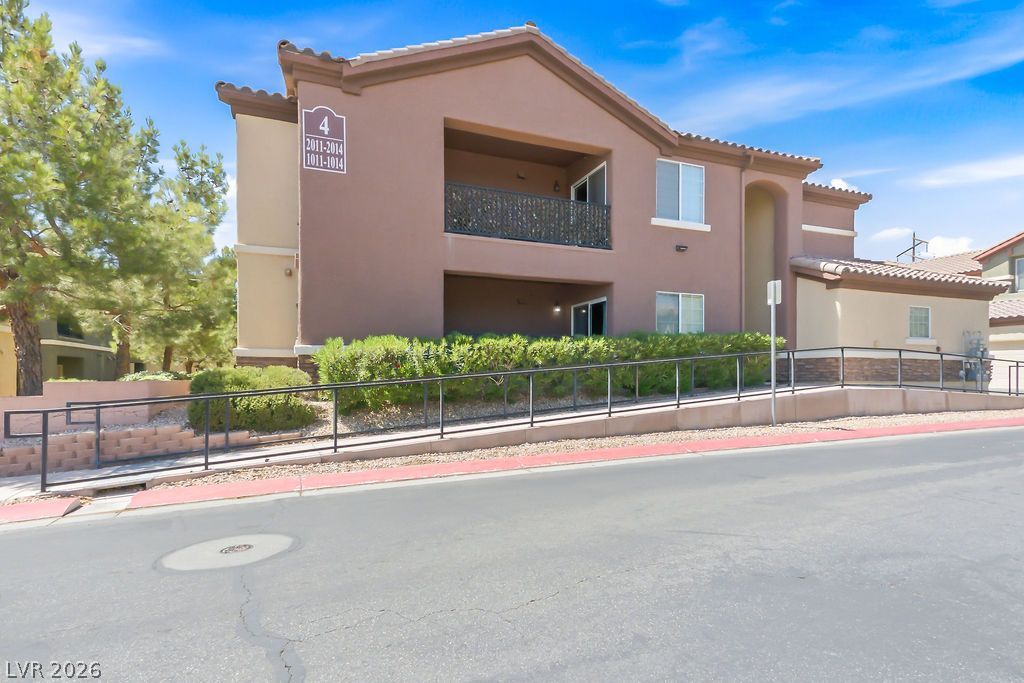 8324 West Charleston Boulevard 2011, Las Vegas, NV 89117 — exterior