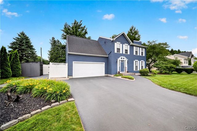 5000 Dongara Ln, Clay, NY 13041
