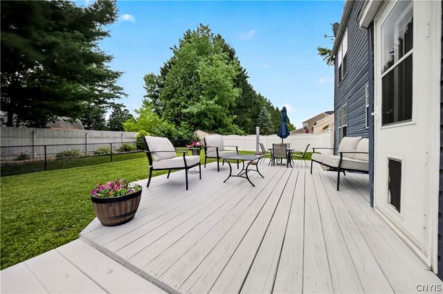 5000 Dongara Ln, Clay, NY 13041