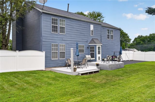 5000 Dongara Ln, Clay, NY 13041