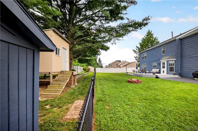 5000 Dongara Ln, Clay, NY 13041