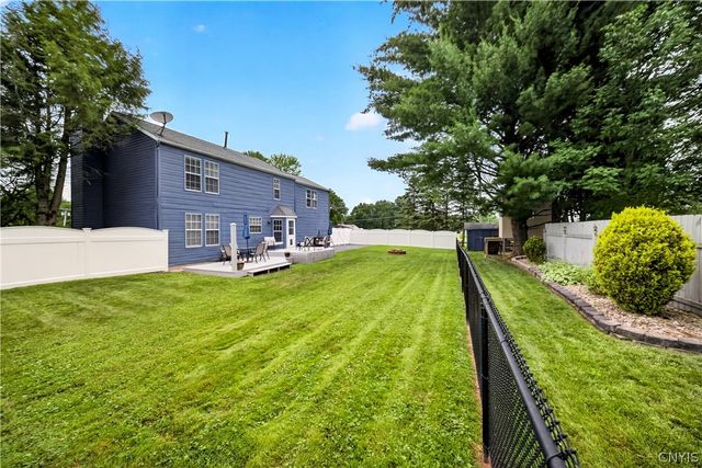 5000 Dongara Ln, Clay, NY 13041