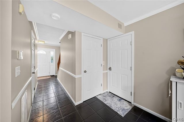 5000 Dongara Ln, Clay, NY 13041