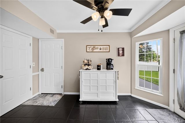 5000 Dongara Ln, Clay, NY 13041