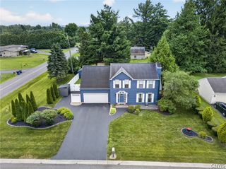 5000 Dongara Ln, Clay, NY 13041