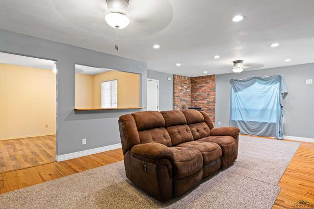 309 N Old State Highway 135, Gladewater, TX 75647