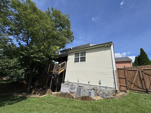 3010 Timber Lake Dr, Mount Juliet, TN 37122