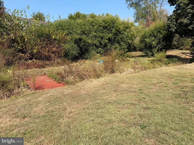 34 W HANOVER ST, Gettysburg, PA 17325