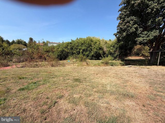 34 W HANOVER ST, Gettysburg, PA 17325