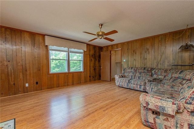 4717 Kernersville Road, Kernersville, NC 27284