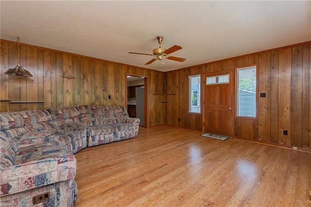 4717 Kernersville Road, Kernersville, NC 27284