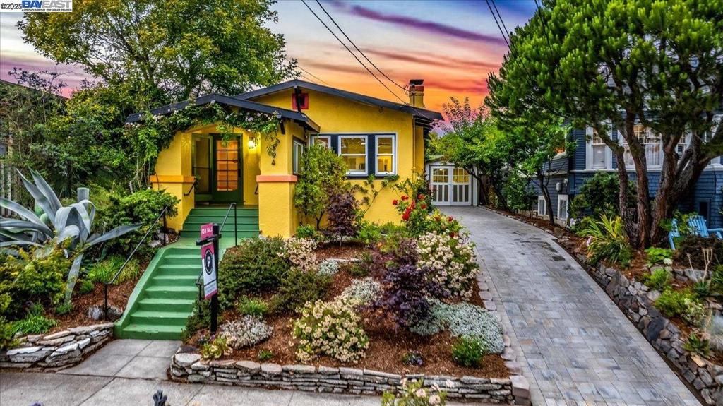 194 John St, Oakland, CA 94611
