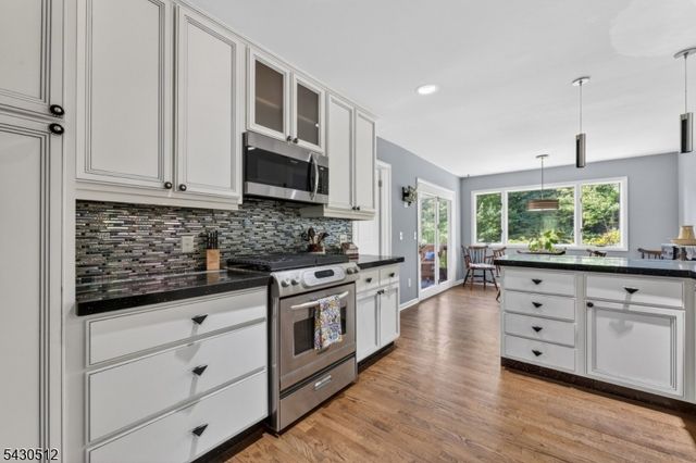 33 Murray Dr, Hillsborough Twp., NJ 08844