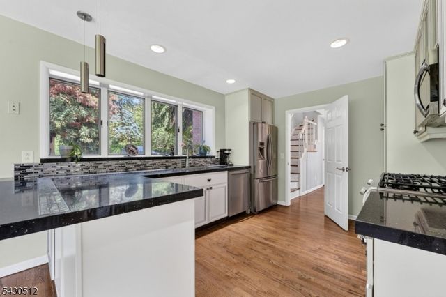 33 Murray Dr, Hillsborough Twp., NJ 08844