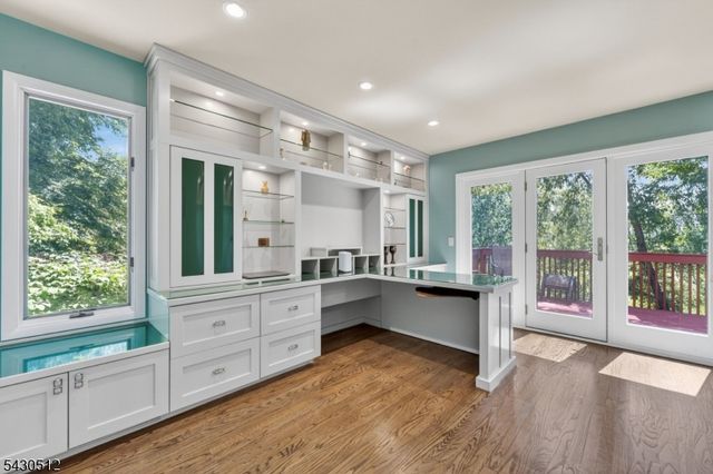 33 Murray Dr, Hillsborough Twp., NJ 08844