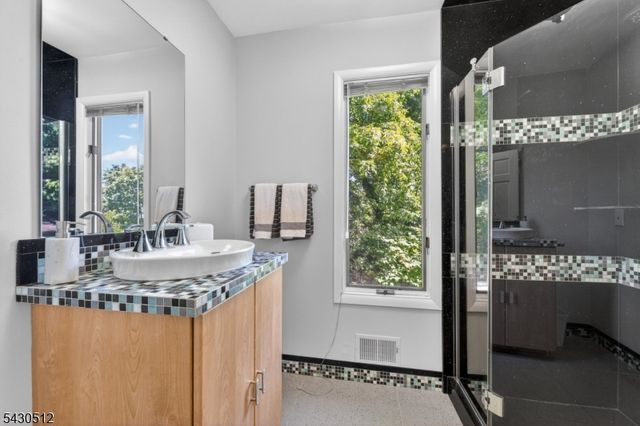 33 Murray Dr, Hillsborough Twp., NJ 08844