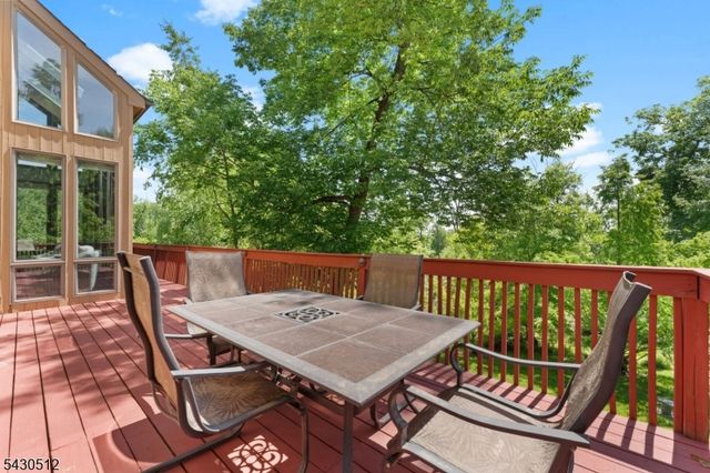 33 Murray Dr, Hillsborough Twp., NJ 08844