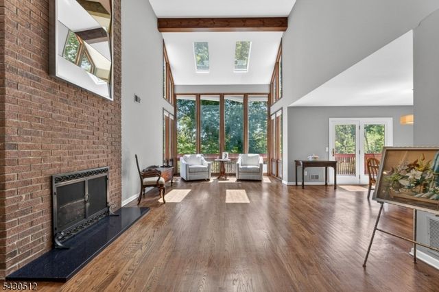 33 Murray Dr, Hillsborough Twp., NJ 08844