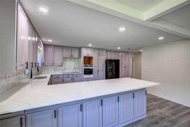 552 Oak Leaf Trail, East Tawakoni, TX 75472