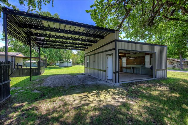 552 Oak Leaf Trail, East Tawakoni, TX 75472