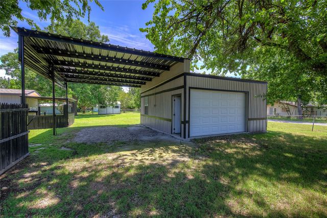 552 Oak Leaf Trail, East Tawakoni, TX 75472
