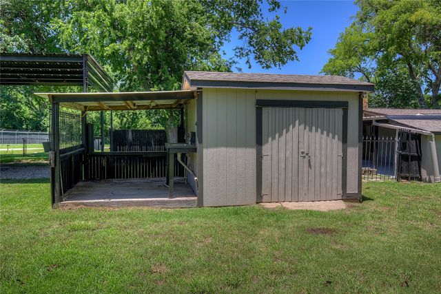 552 Oak Leaf Trail, East Tawakoni, TX 75472