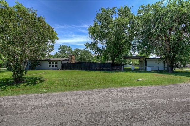 552 Oak Leaf Trail, East Tawakoni, TX 75472