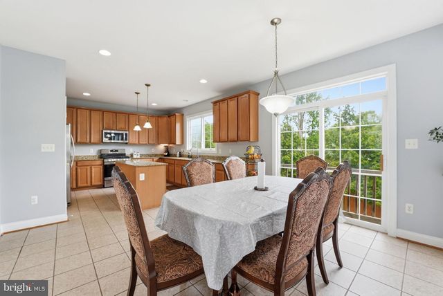 2914 POPKINS LN, Alexandria, VA 22306