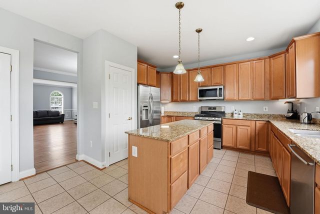 2914 POPKINS LN, Alexandria, VA 22306