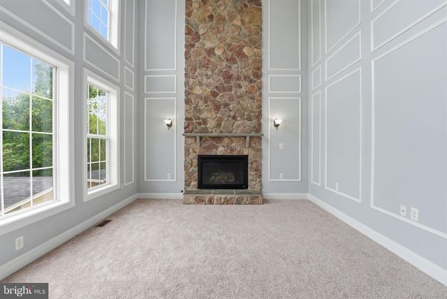 2914 POPKINS LN, Alexandria, VA 22306