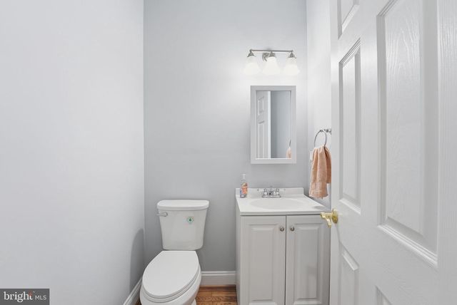 2914 POPKINS LN, Alexandria, VA 22306