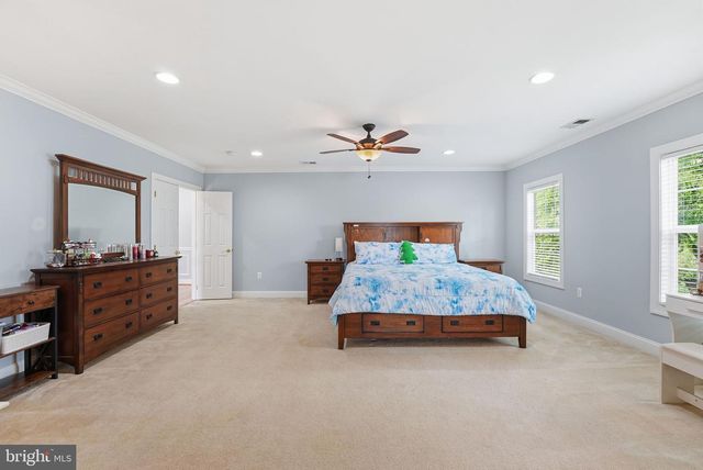2914 POPKINS LN, Alexandria, VA 22306