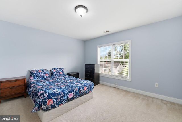 2914 POPKINS LN, Alexandria, VA 22306