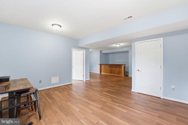 2914 POPKINS LN, Alexandria, VA 22306