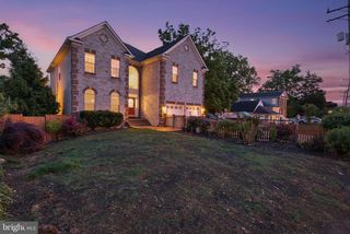 2914 POPKINS LN, Alexandria, VA 22306