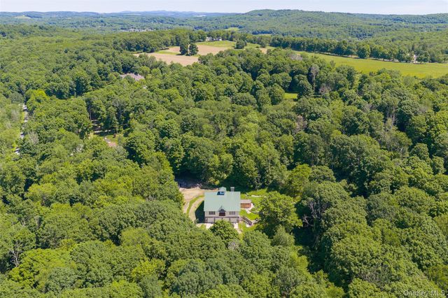 46 Hoxie Road, Millbrook, NY 12545