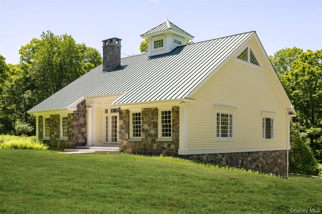46 Hoxie Road, Millbrook, NY 12545