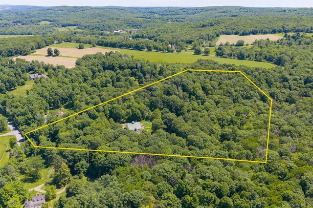 46 Hoxie Road, Millbrook, NY 12545