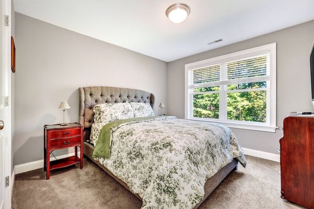 10 Dudley Rd, Bedford, MA 01730